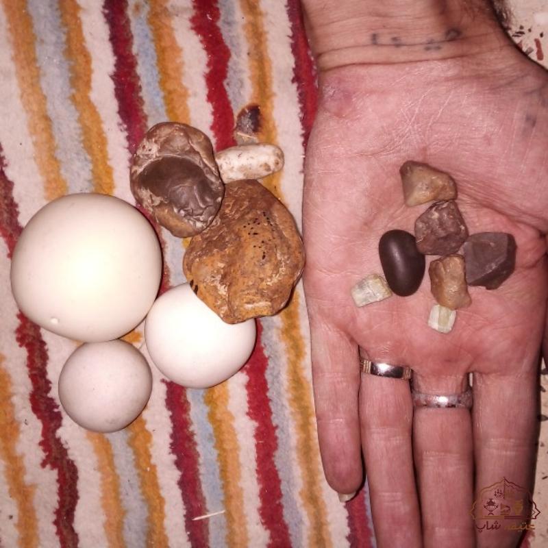 فروش سه عدد سنگ سفید گرد