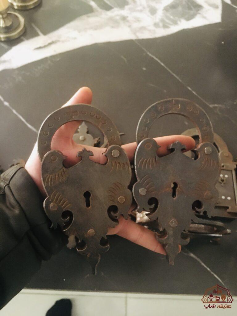 قفل قدیمی انتیک ویترینی دکوری و قابل استفاده قفل مهر دار کاملا سالم