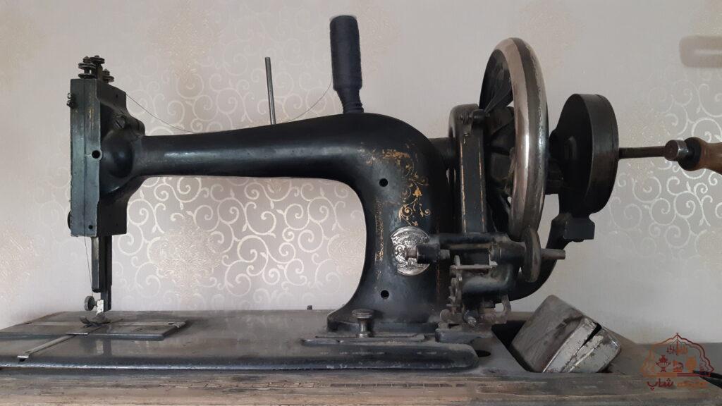 چرخ خیاطی قدیمی