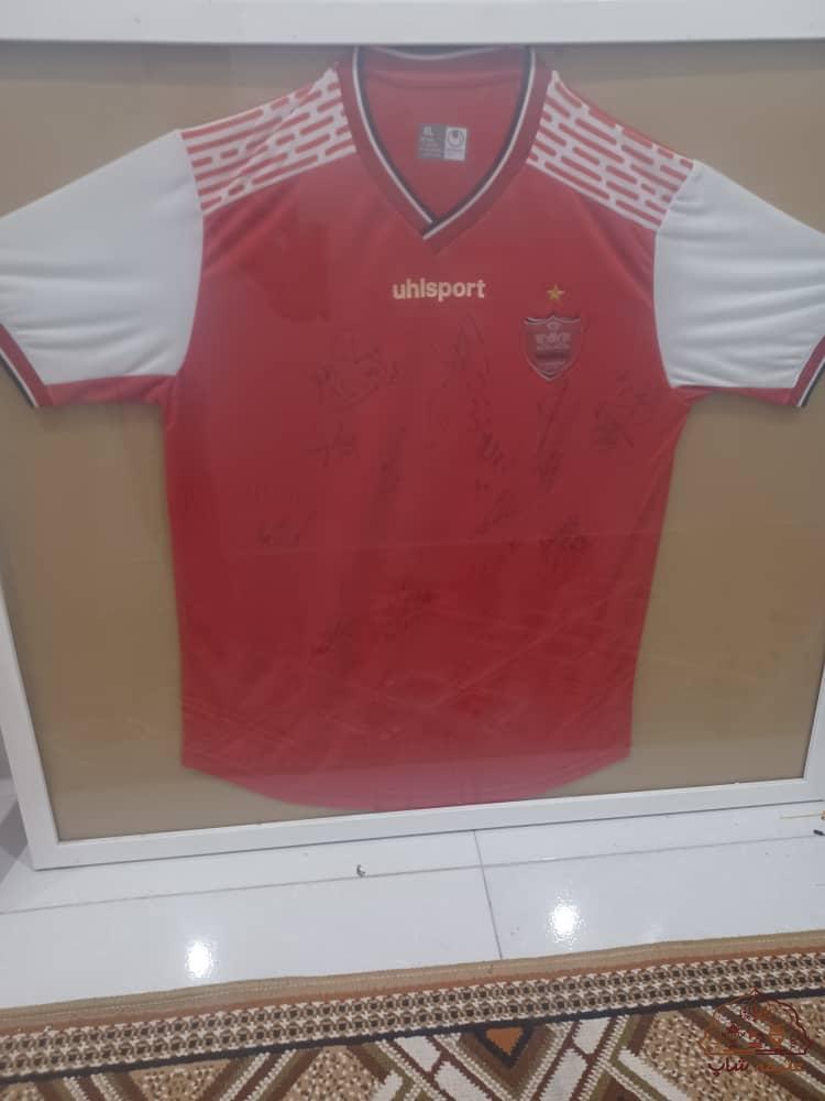 پیران امضا شده بازیکنان پرسپولیس در بازی النصر سال 99